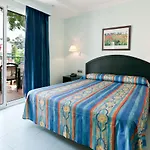 Minura & D'aljandar 아파트호텔 4*