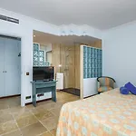 Minura & D'aljandar 아파트호텔 4*