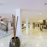 Minura & D'aljandar 아파트호텔