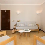 Minura & D'aljandar 아파트호텔 4*