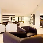 Minura & D'aljandar 아파트호텔