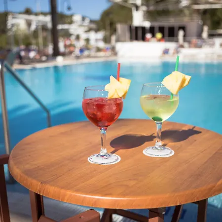 Minura & D'aljandar Apartahotel