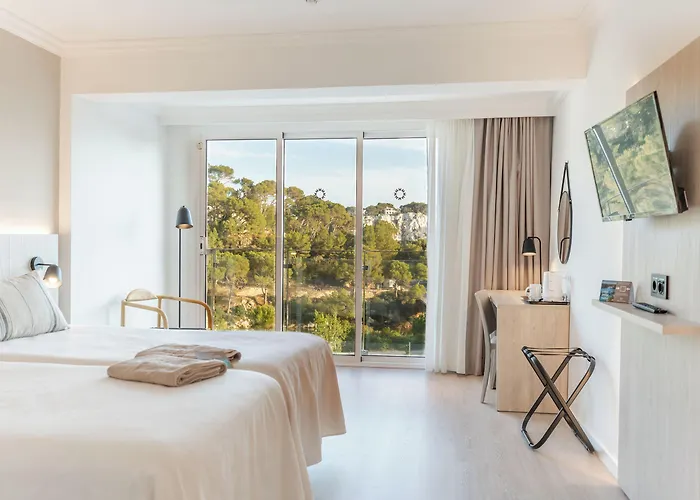 Minura & D'aljandar Cala Galdana (Menorca)