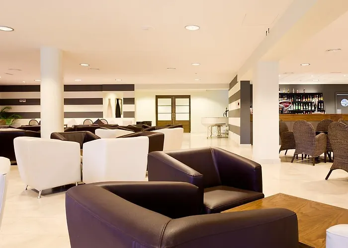 Minura & D'aljandar Aparthotel