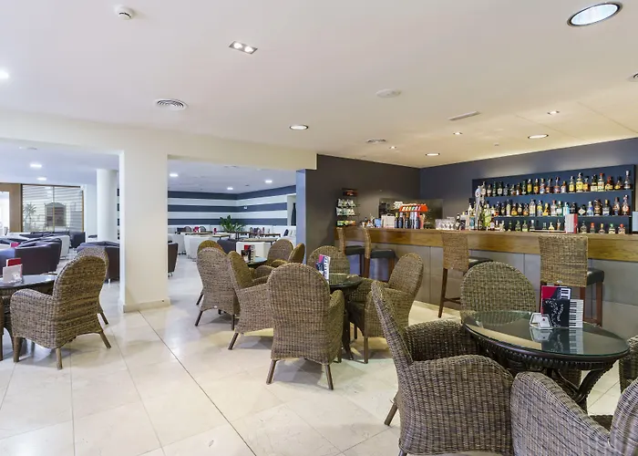 Aparthotel Minura & D'aljandar Cala Galdana (Menorca)